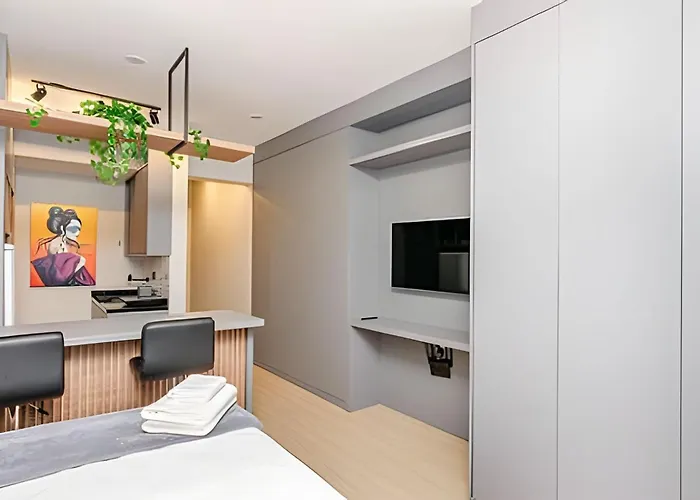 Studio incrível no Condo clube sky, batel soho by UROOMS